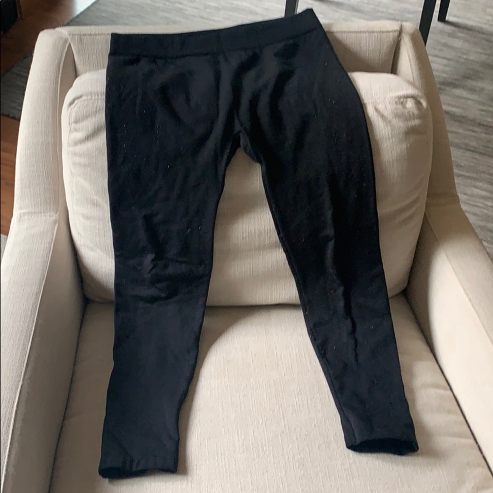 Black leggings.